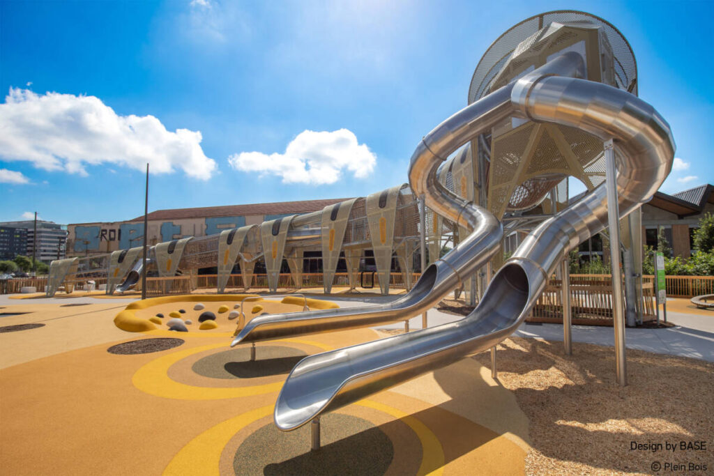 Construction aire de jeux Caterpilou à Confluence